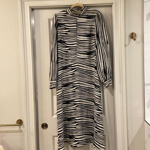 Banana Republic NWT Animal Print inspired dress 2020